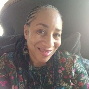 Meet your Posher, Ebonee